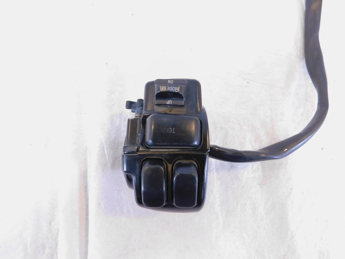 Harley Electra Glide Right Handlebar Engine Stop Start Kill Switches w/ Radio - C3 Cycle