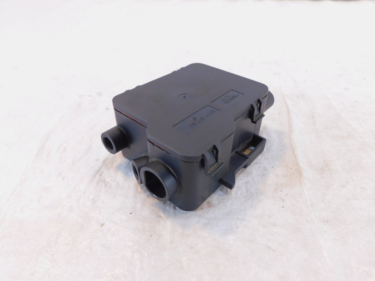 2005-2008 BMW R1200 ST R1200ST Throttle Bowden Cable Distributor Box & Cover - C3 Cycle