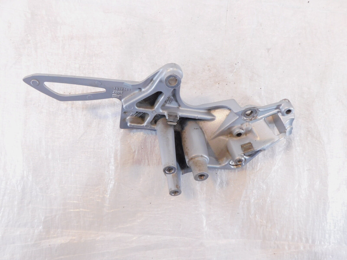 BMW F800 F800R F800S F800ST Right Front Footrest Foot Peg Bracket Mount Stay - C3 Cycle
