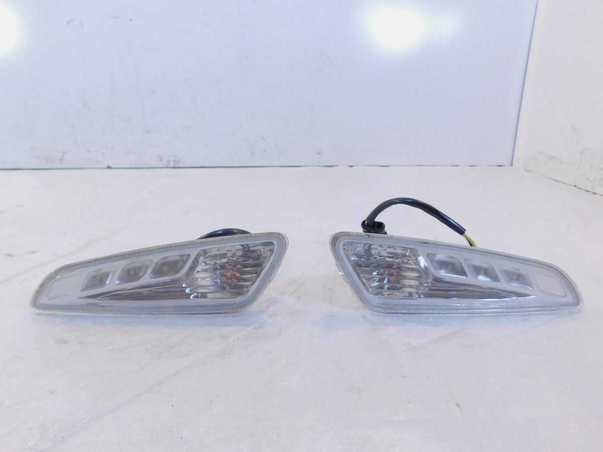 Vespa Primavera Sprint 50 150 Pair Front Fender Side Running Light Lamps - C3 Cycle