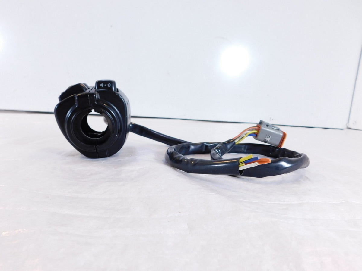 Harley Davidson Softail Dyna Sportster Left Handlebar Horn Turn Signal Switches - C3 Cycle