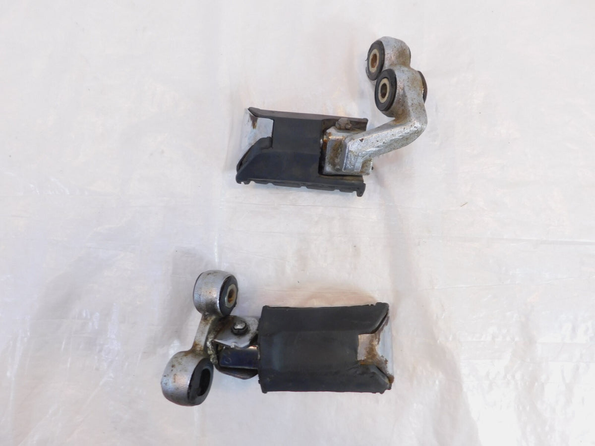 1984-1985 Yamaha Virago 700 1000 Front Left/Right Footrest Foot Pegs & Mounts - C3 Cycle