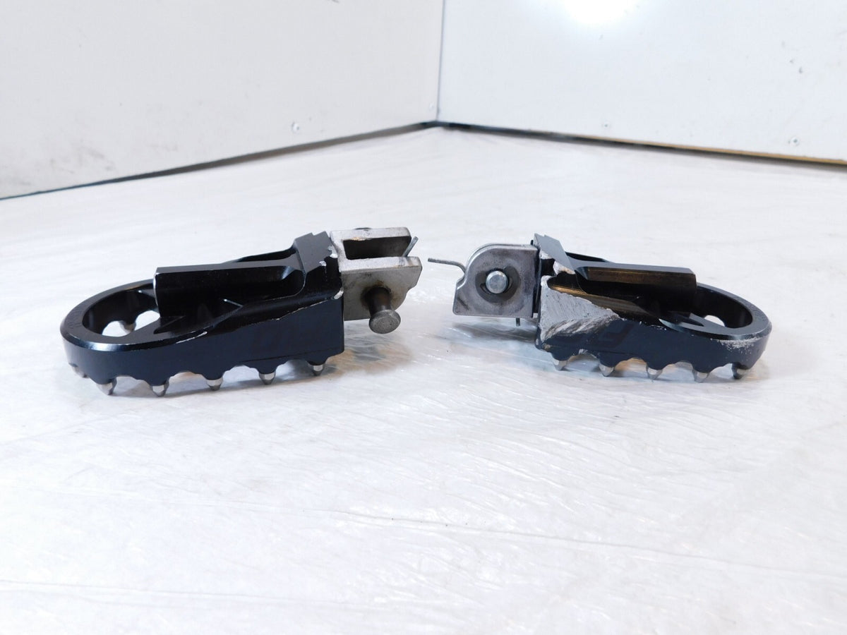 Harley Davidson FXR Dyna Sportster & Softail Spiked Traction Footpegs Footrest - C3 Cycle