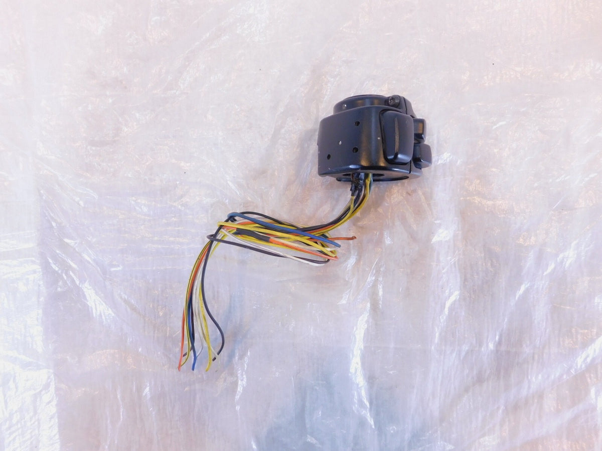 Harley Davidson Softail Dyna Sportster Left Handlebar Horn Turn Signal Switches - C3 Cycle