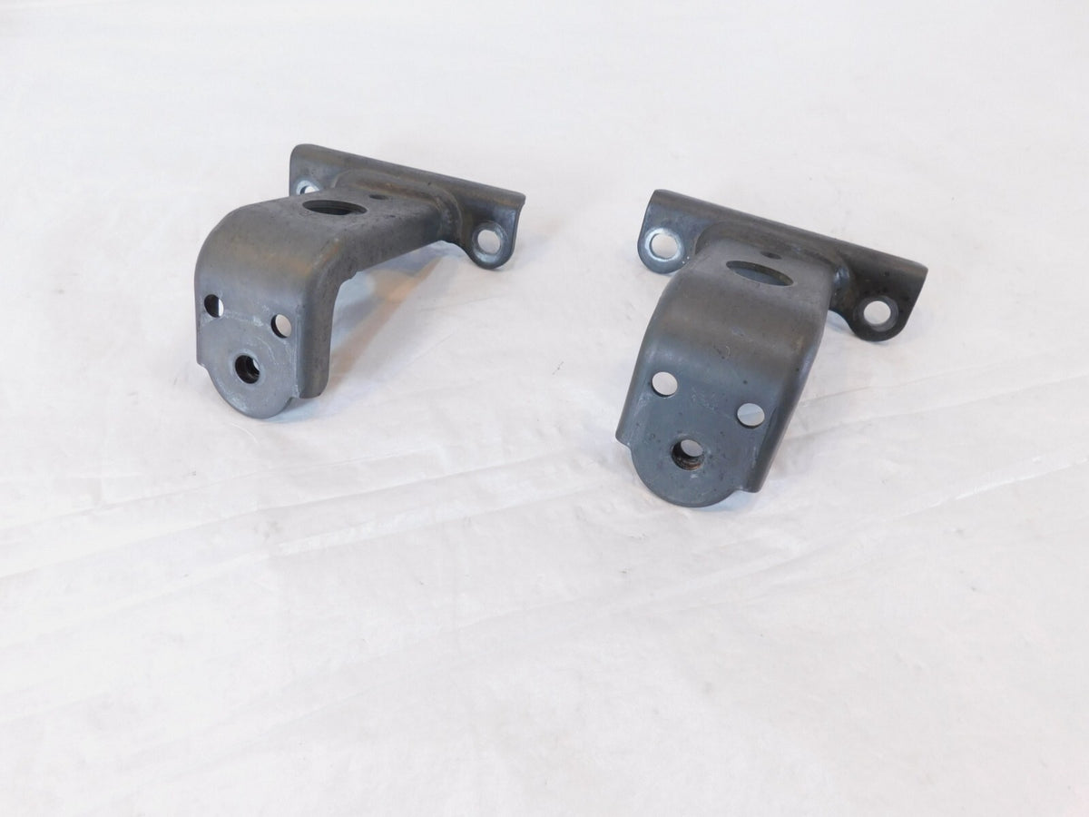 05-15 Yamaha Majesty 400 YP400 Left/Right Rear Footrest Footboard Bracket Mount - C3 Cycle