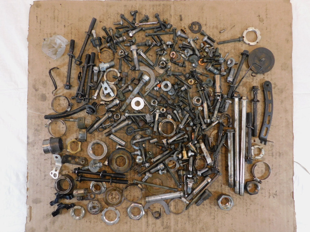 2004 04 Suzuki GSX-R750 Miscellaneous Misc Nuts Bolts & Brackets Parts Box Lot - C3 Cycle
