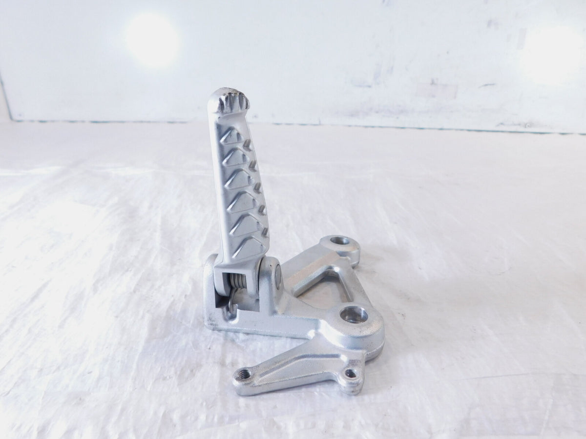 Aprilia SL750 Shiver 750 900 Front Left Footrest Foot Peg & Bracket Mount Stay