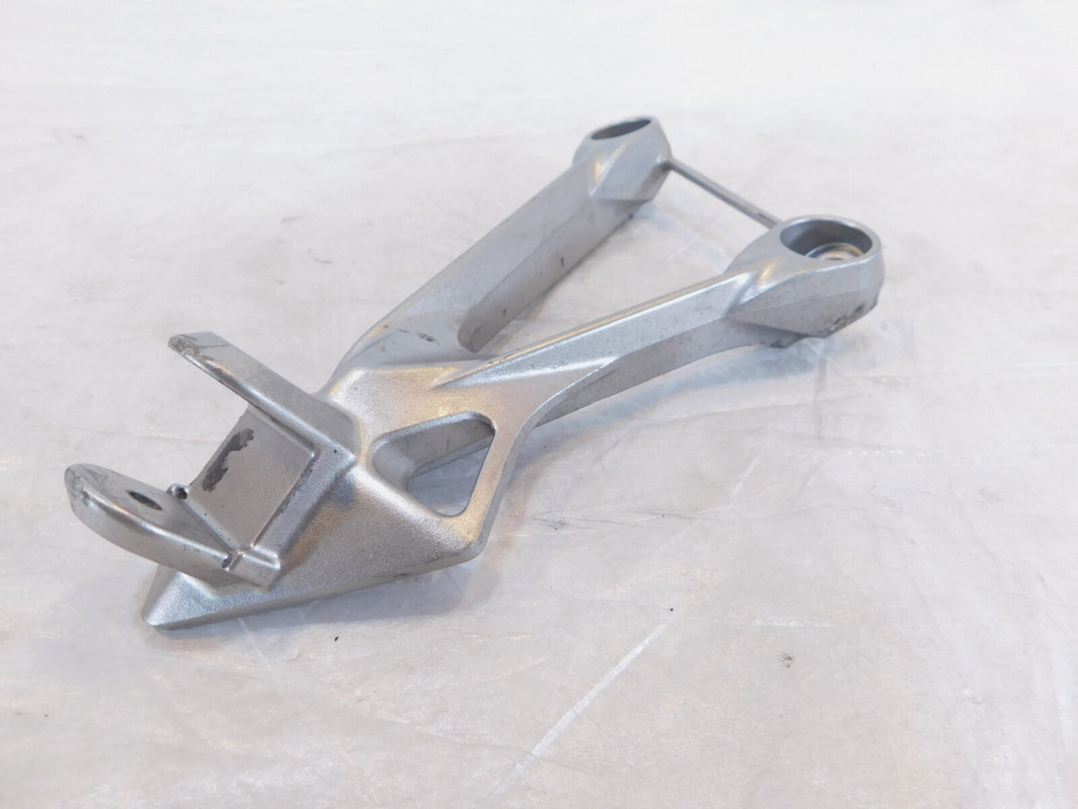 05-08 Kawasaki Ninja ZX6R ZX636 ZX6RR Left Rear Footrest Foot Peg Bracket Mount