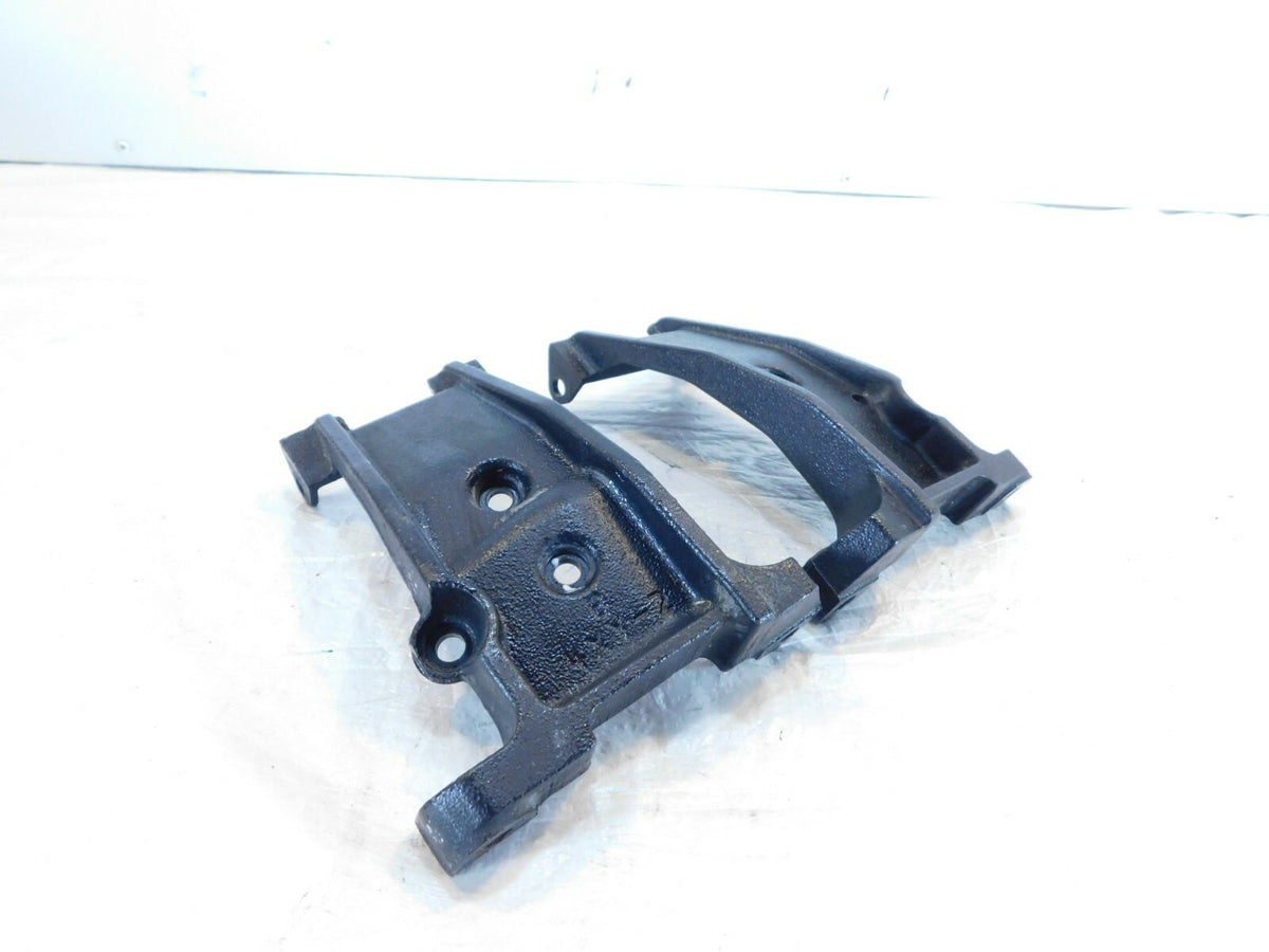 Yamaha Royal Star Tour Deluxe & Venture Front Footboard Footrest Bracket Mounts