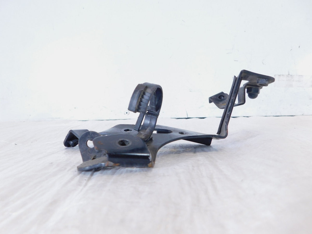Yamaha Royal Star Tour Deluxe Venture & S XVZ13 Righ Lower Cowling Bracket Mount