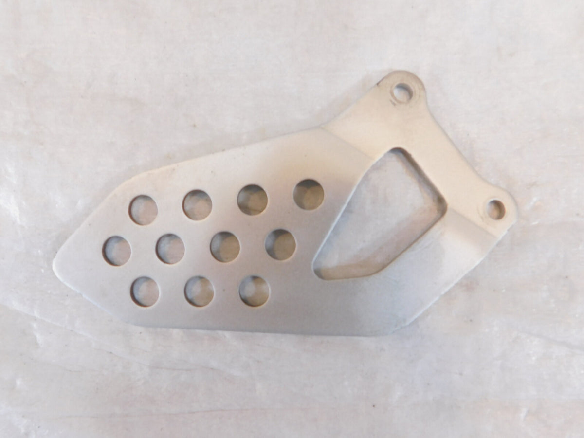 2004-05 Suzuki GSX-R600 GSXR600 GSX-R750 GSXR750 Front Left Footrest Guard Plate - C3 Cycle