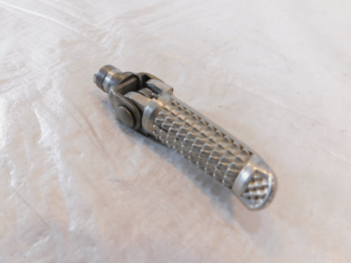 00-05 Suzuki GSX-R600 GSX-R750 GSX-R1000 Front Driver Left Side Footpeg Footrest
