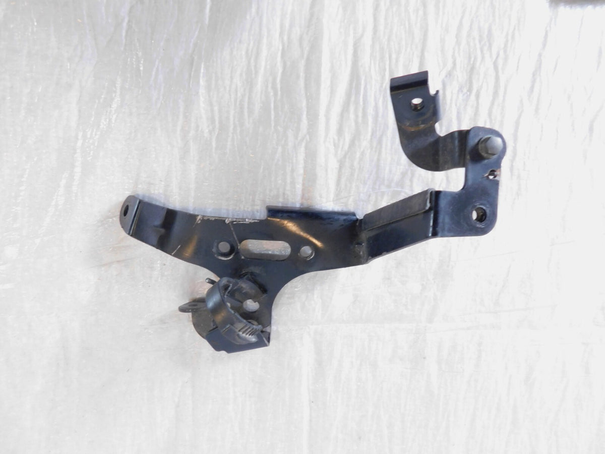 Yamaha Royal Star Tour Deluxe Venture & S XVZ13 Righ Lower Cowling Bracket Mount