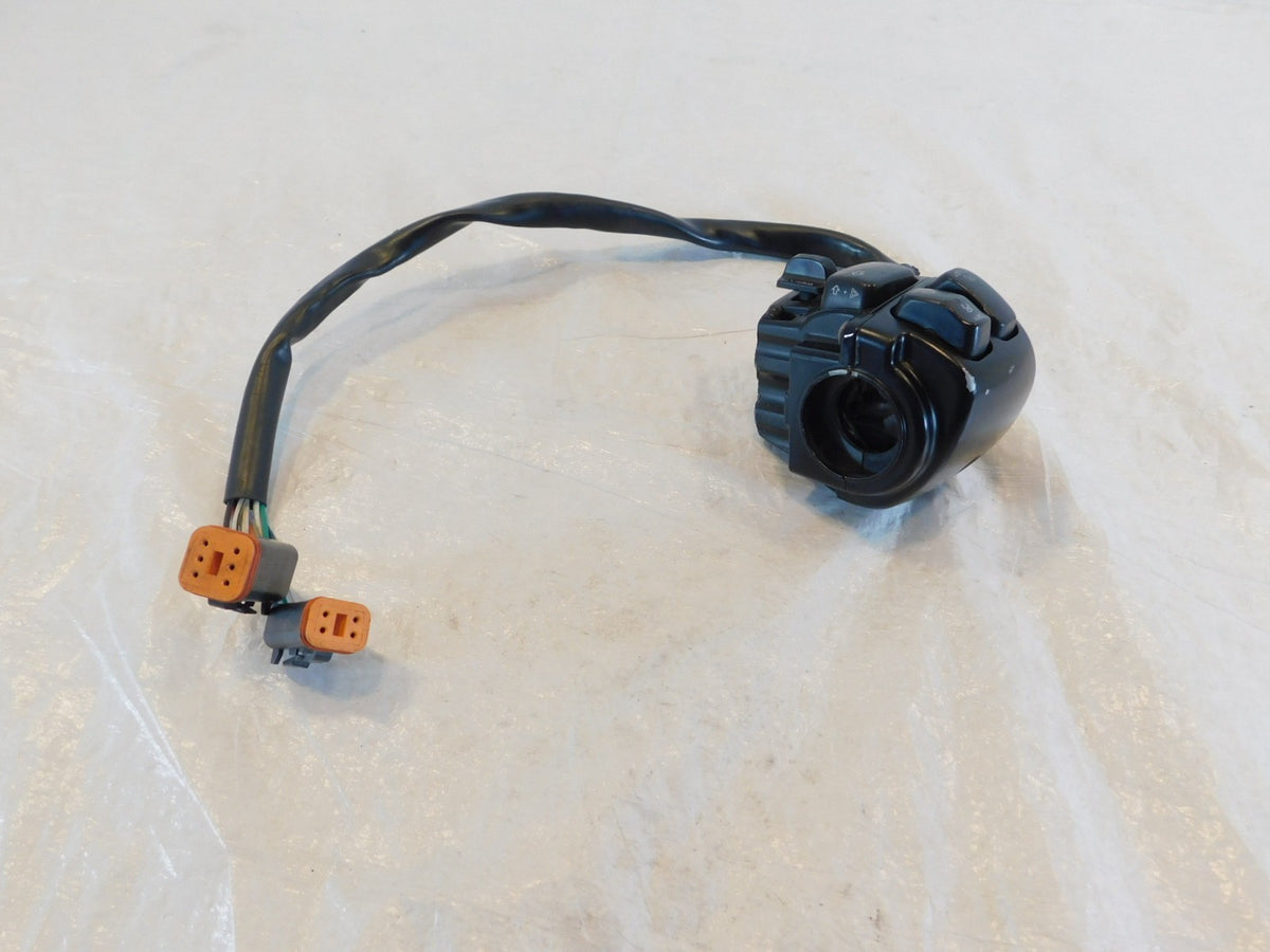 Harley Softail & Dyna Right Handlebar Engine Start Stop Switch Buttons for Parts - C3 Cycle