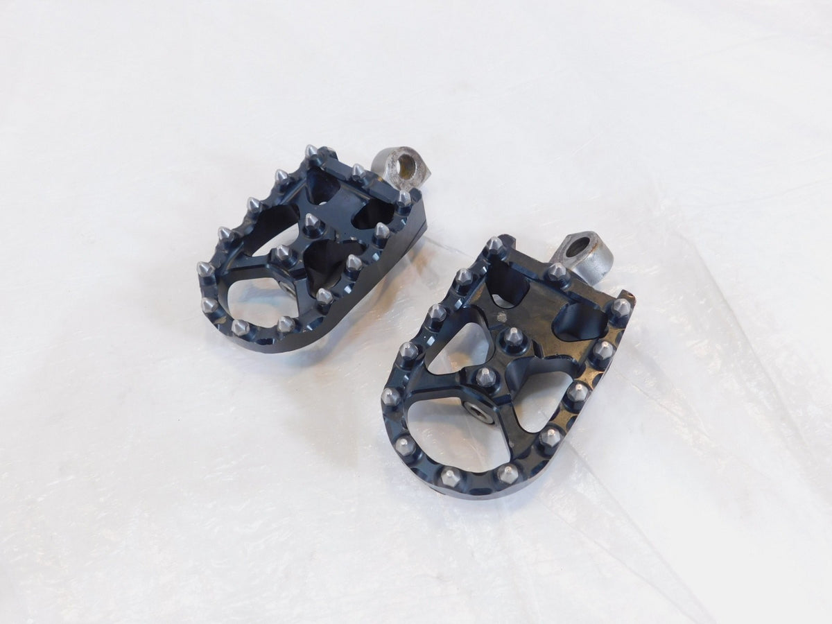 Harley Touring FXR Dyna Sportster & Softail Single Black Metal Footpeg Footrests - C3 Cycle