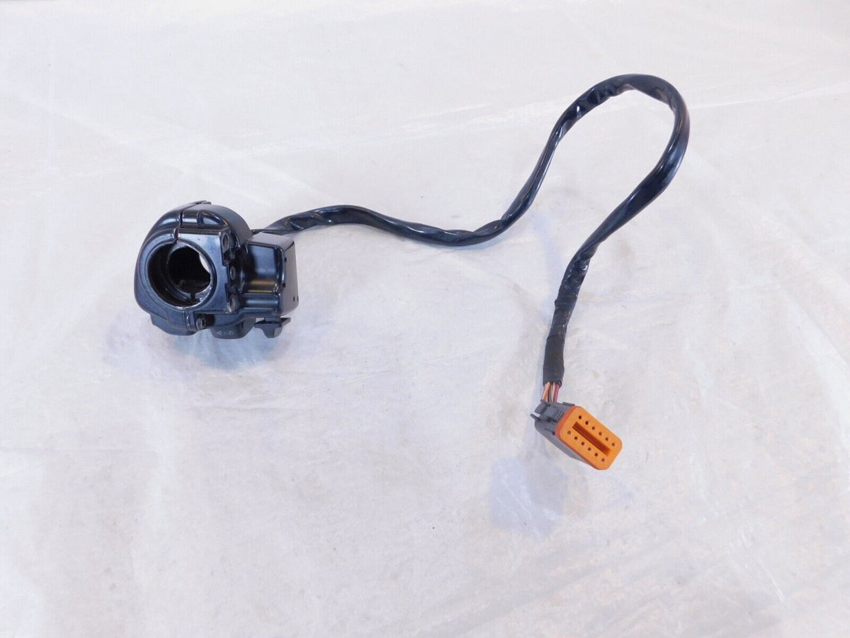 Harley Electra Glide Right Handlebar Engine Stop Start Kill Switches w/ Radio