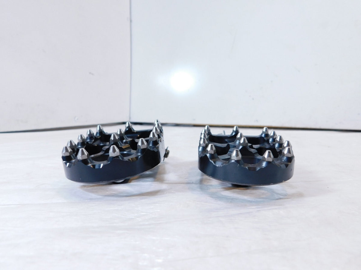 Harley Davidson FXR Dyna Sportster & Softail Spiked Traction Footpegs Footrest - C3 Cycle