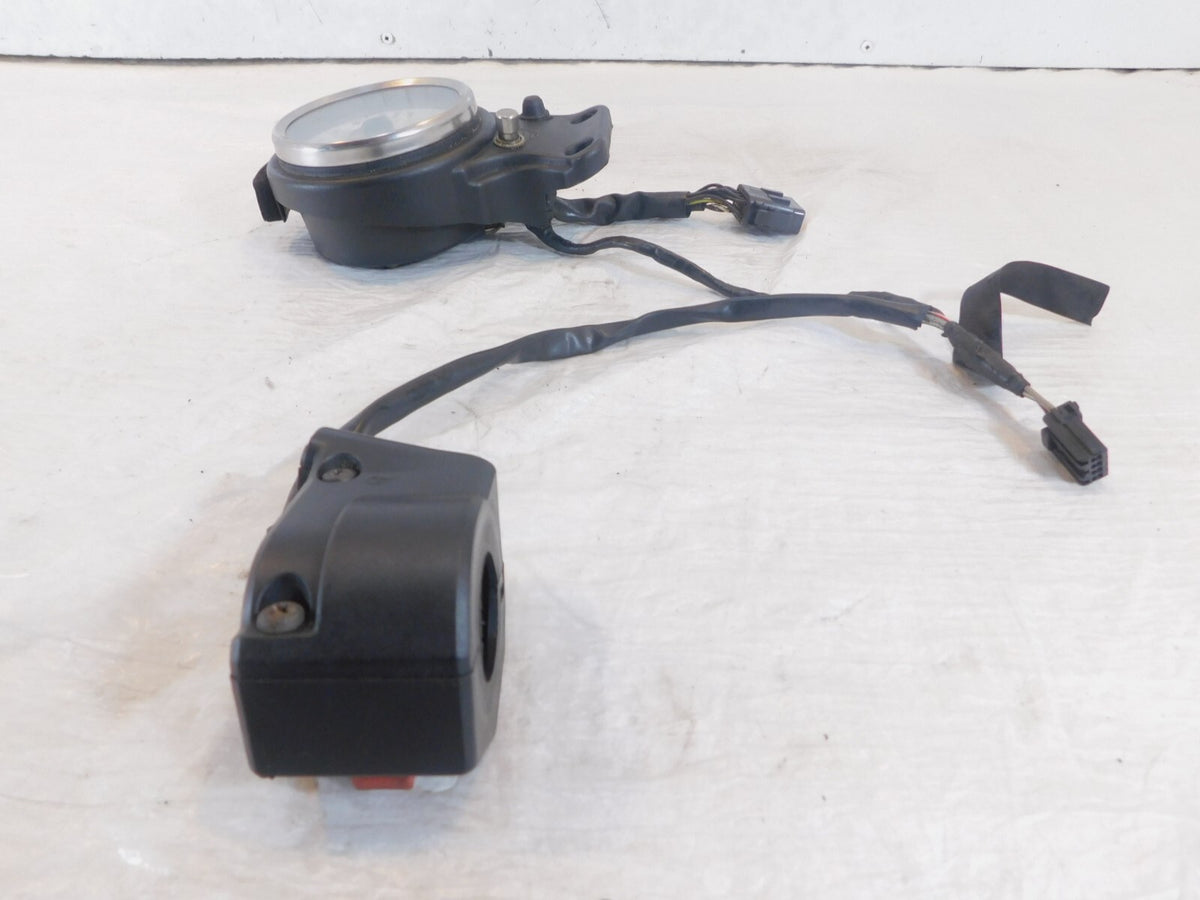 01-2010 Buell Blast 500 Speedometer Speedo & Odometer w/ Right Handlebar Switch