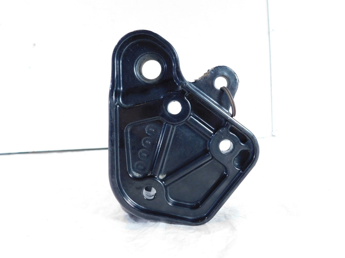 2007 07 Harley Davidson Softail Custom FXSTC Right Footpeg Mount Bracket - C3 Cycle