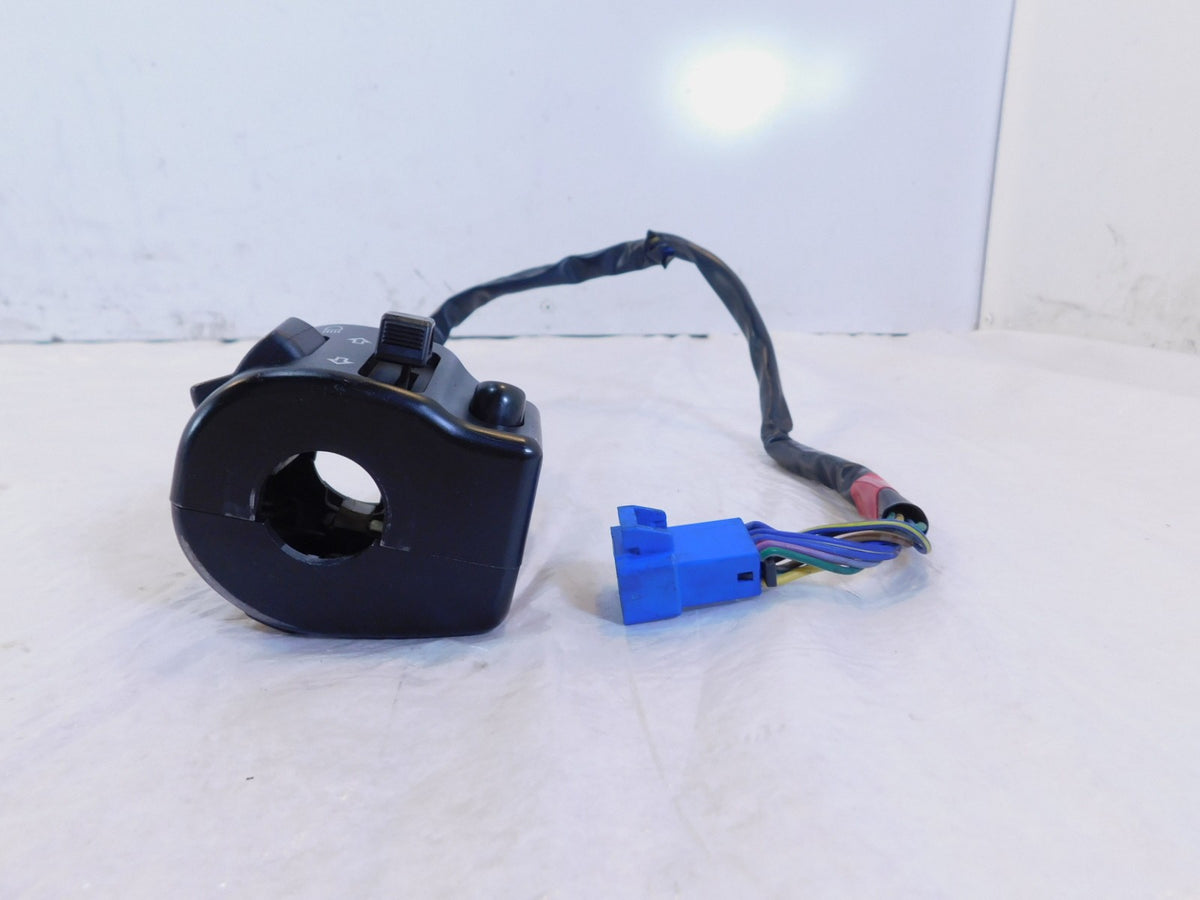 2005-2007 Victory Kingpin Vegas Left Handlebar Horn & Turn Signal Switch Buttons - C3 Cycle