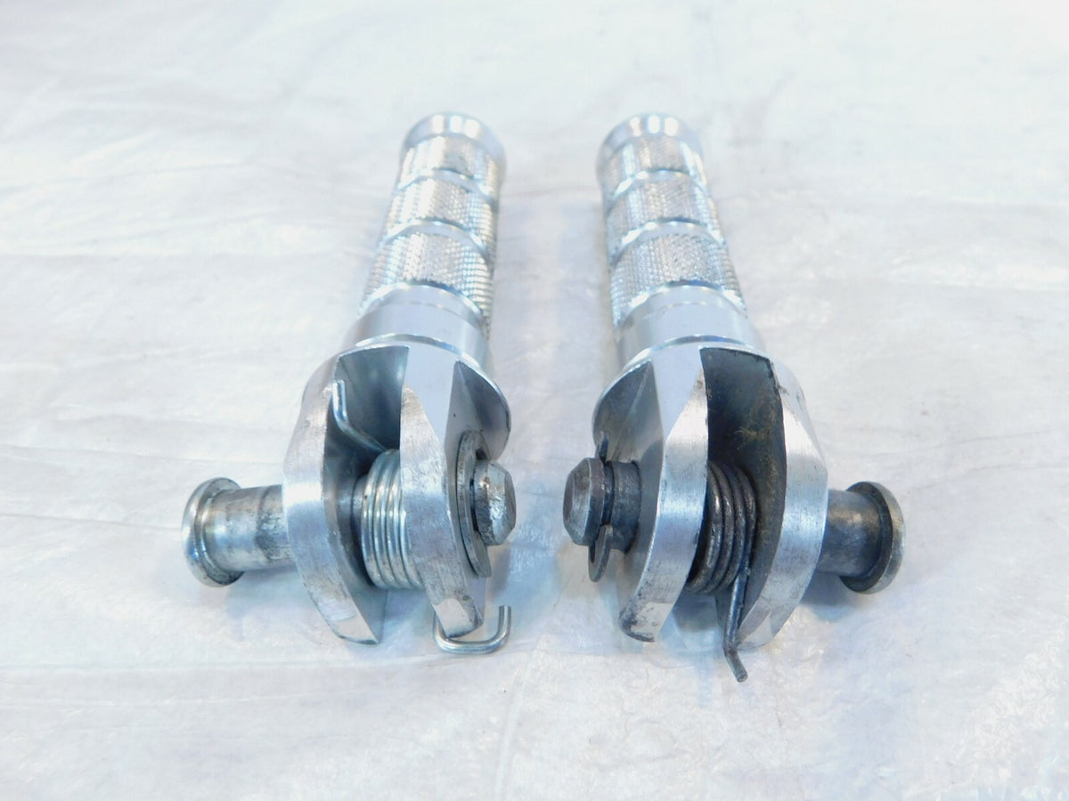 2001 01 Kawasaki Ninja ZX-6 ZX600E Silver Front Left & Right Footrests Footpegs - C3 Cycle