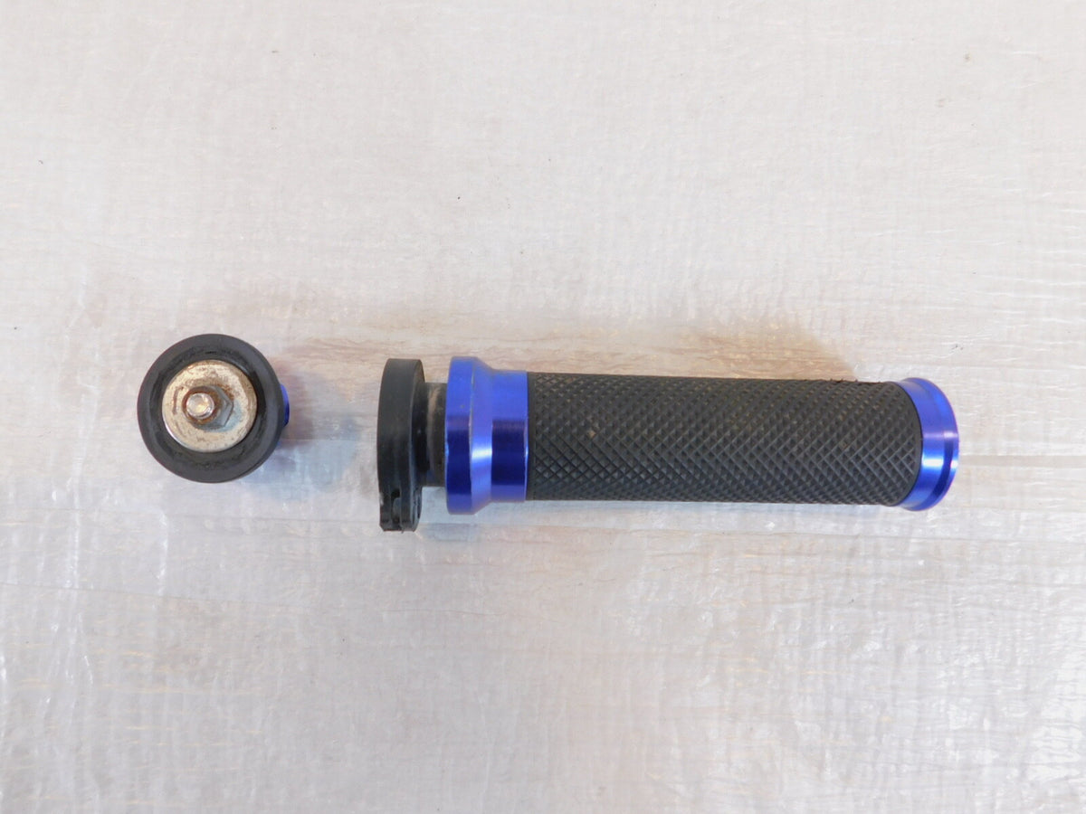 2000-2005 Kawasaki ZR-750 ZR-7S Right Side Handlebar Acceleration Throttle Grip - C3 Cycle