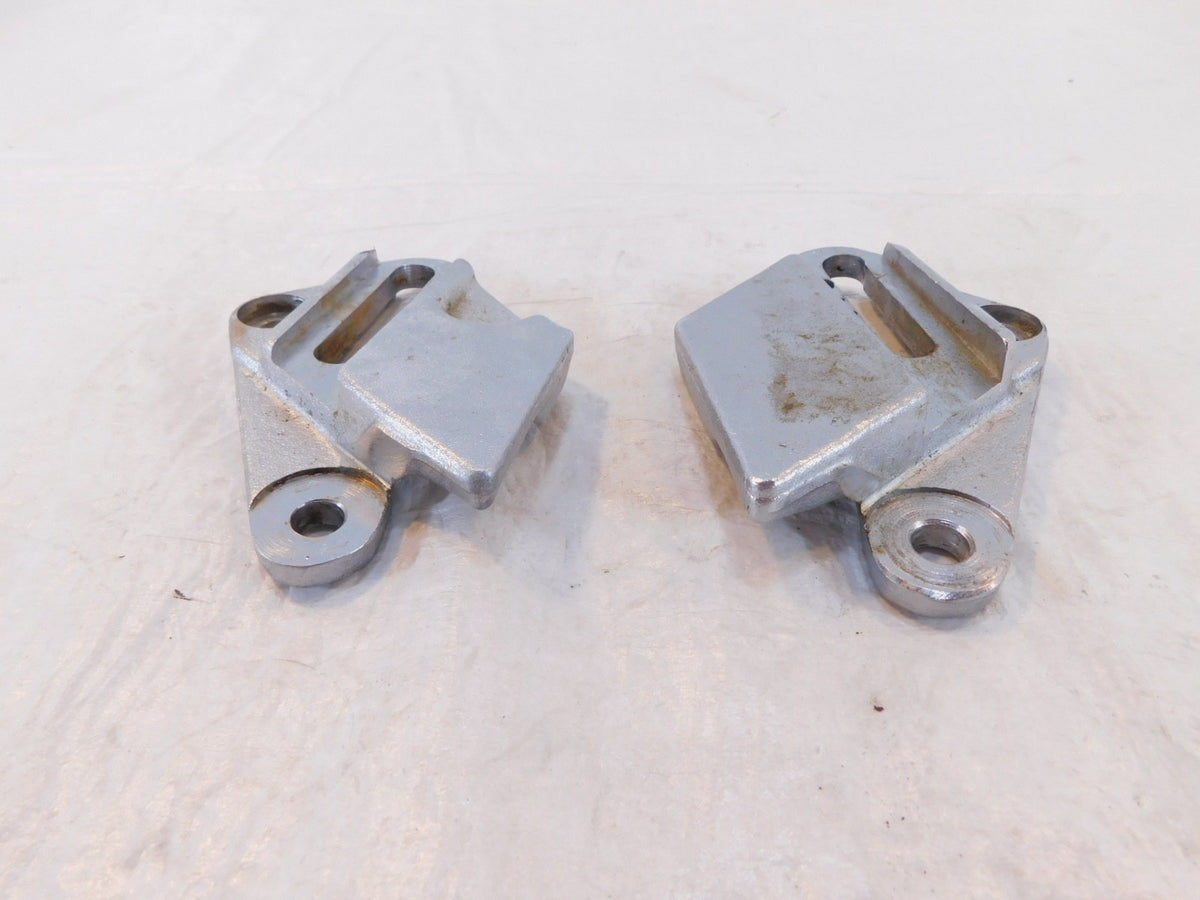 Pair Yamaha XJ750 Maxim 750 Front Main Rider Driver Foot Peg Stay Bracket Mounts - C3 Cycle