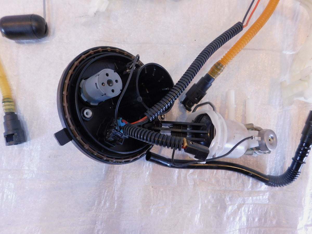 Harley Davidson Touring Road Street & Electra Glide Fuel Gas Petrol Tank Pump - C3 Cycle