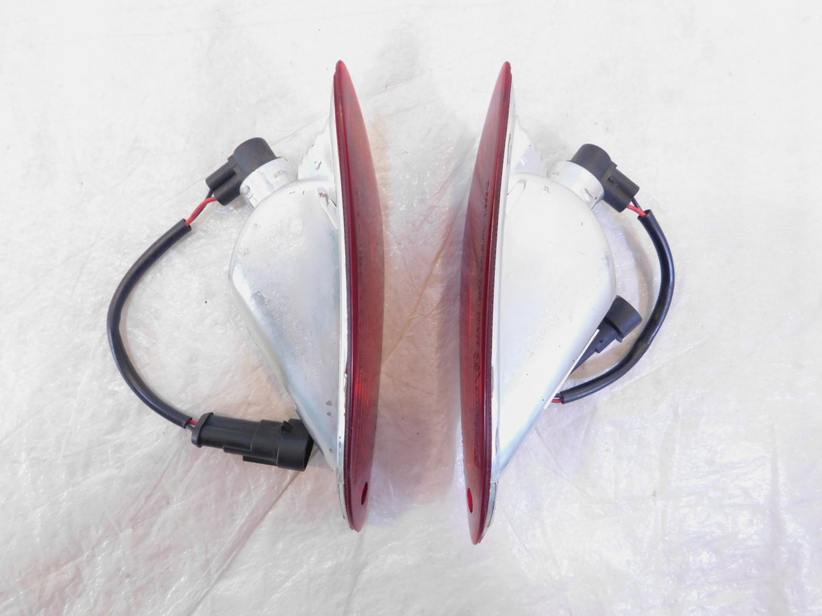 Vespa Primavera Sprint 50 125 150 Pair Rear Fender Auxiliary Side Light Lamps - C3 Cycle