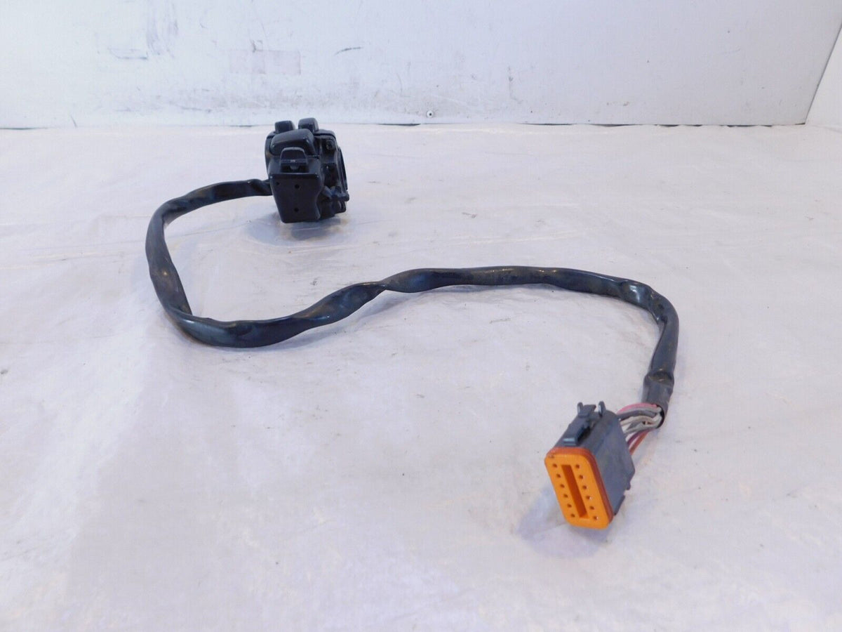 Harley Electra Glide Right Handlebar Engine Stop Start Kill Switches w/ Radio - C3 Cycle