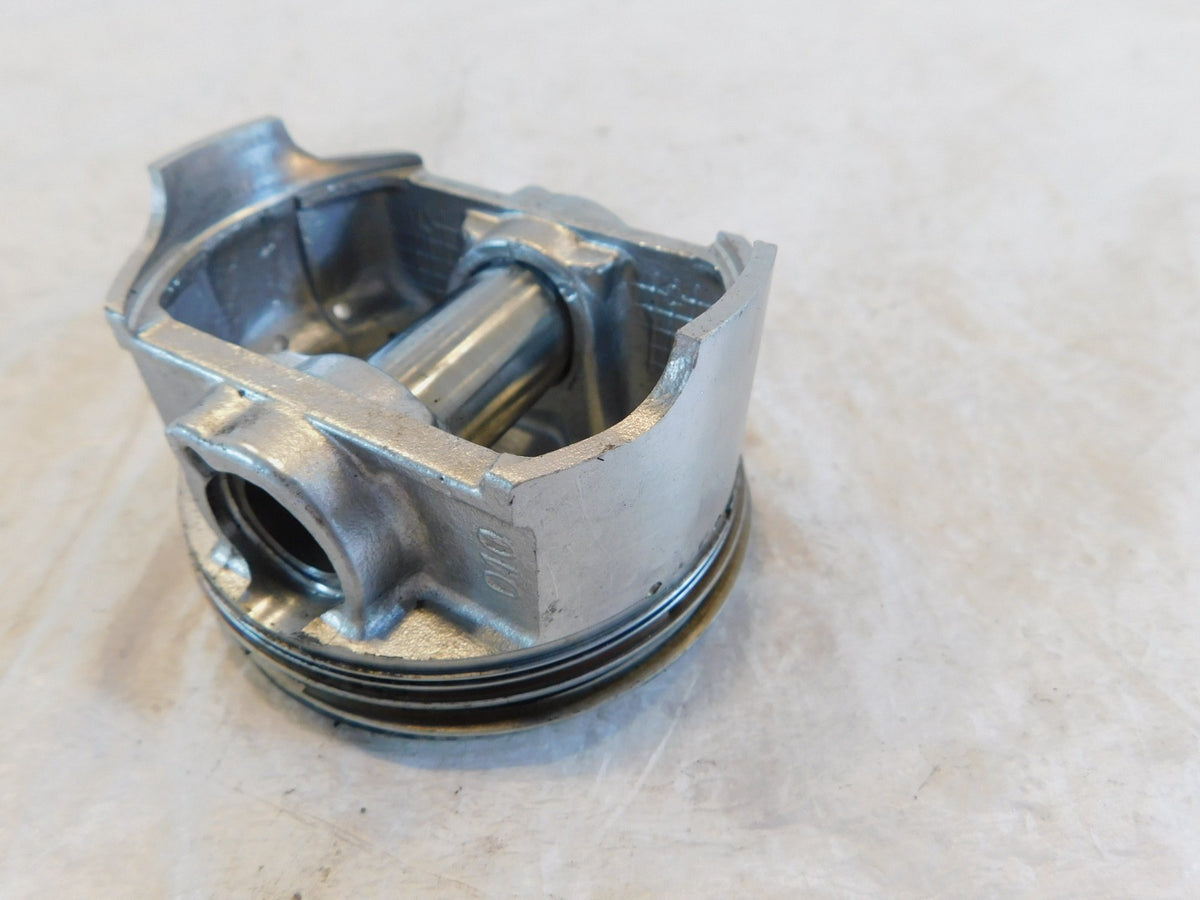 Triumph Daytona Sprint Trophy 900 & Thunderbird & Tiger Cylinder Barrel Pistons - C3 Cycle