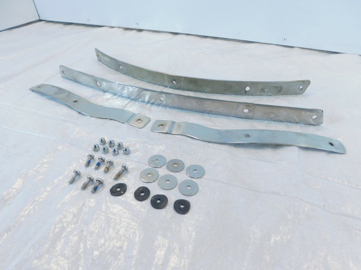 01 Kawasaki Vulcan 1500 Classic Fi VN1500 Front Cowling Windshield Trim Brackets