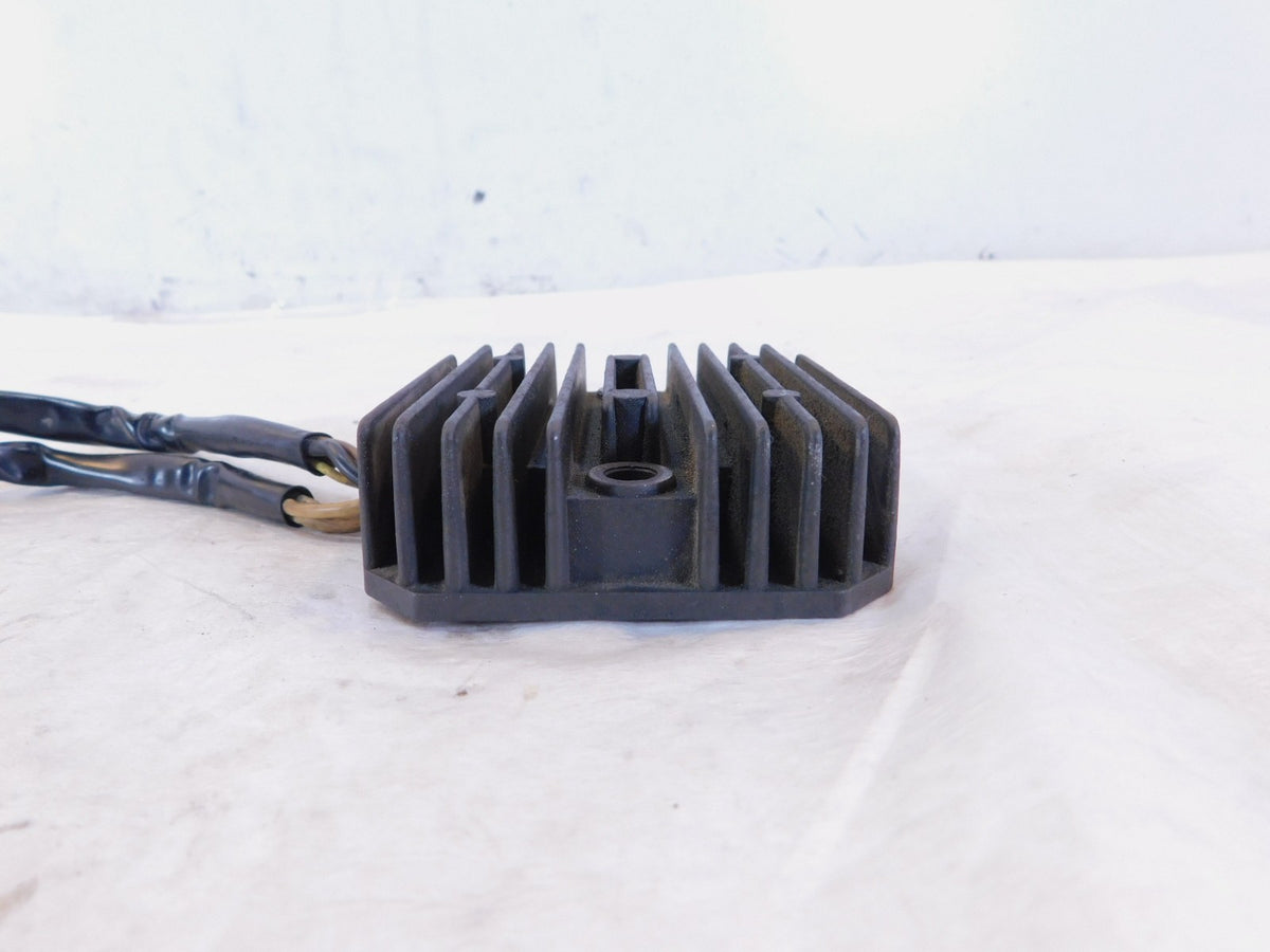 1981-1983 Yamaha Virago 750 XV750 Black Electric Voltage Regulator Rectifier