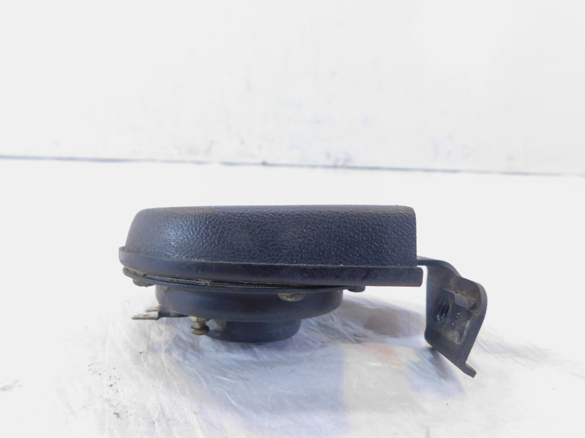 1982-1983  Vintage 82 Yamaha XJ750J Maxim 750 OEM Front High Tone Horn Assembly - C3 Cycle