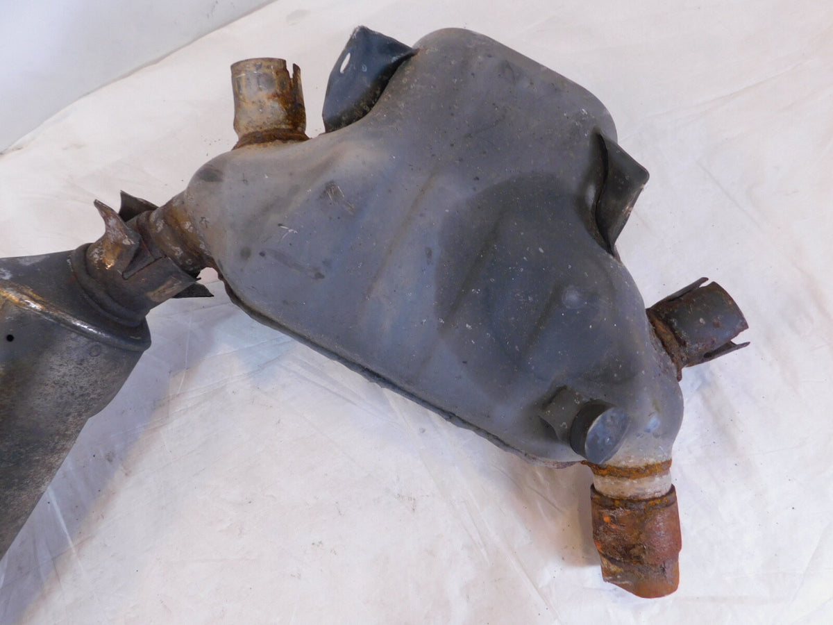Honda GL1500 Goldwing Exhaust Header Pipe Chamber Collector & Muffler -Damage - C3 Cycle