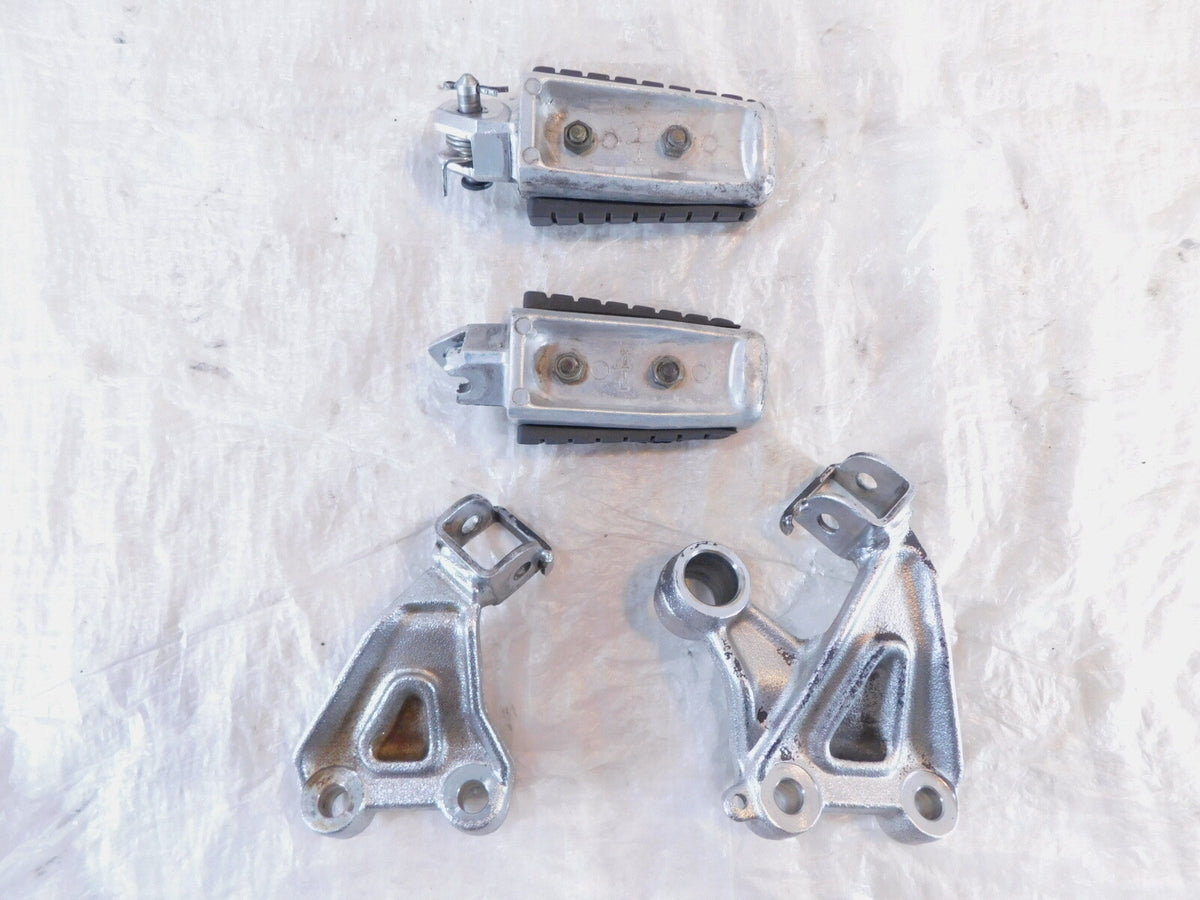 1985-95 Yamaha V-Max VMX 1200 VMX1200 Front Left/Right Mount Brackets & Footpegs - C3 Cycle