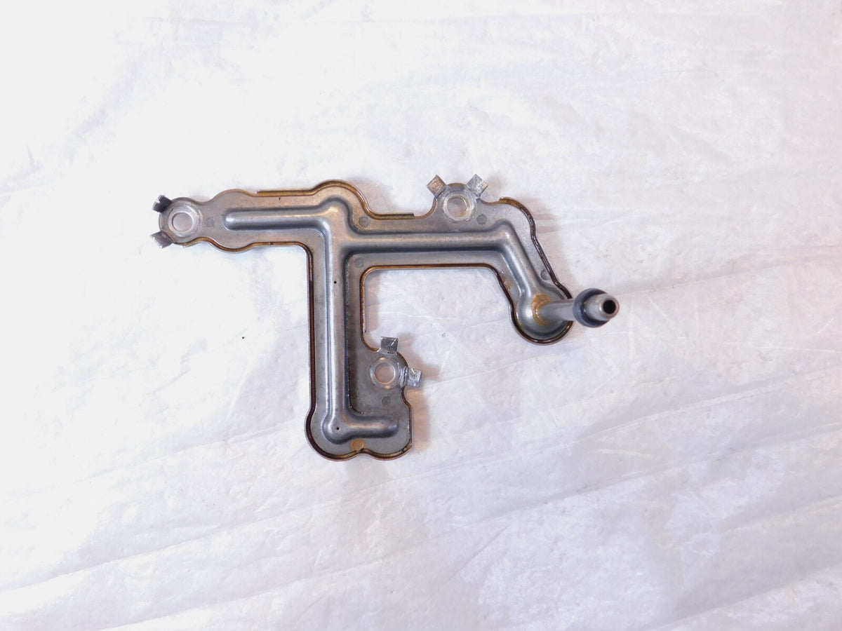 1994-1995 Honda CB1000 CB 1000 Engine Motor Crankcase Oil Passage Plate - C3 Cycle