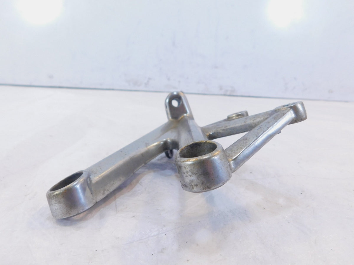 06-17 Triumph Daytona 675R Right Footpeg Footrest Mount Bracket Control Plate - C3 Cycle