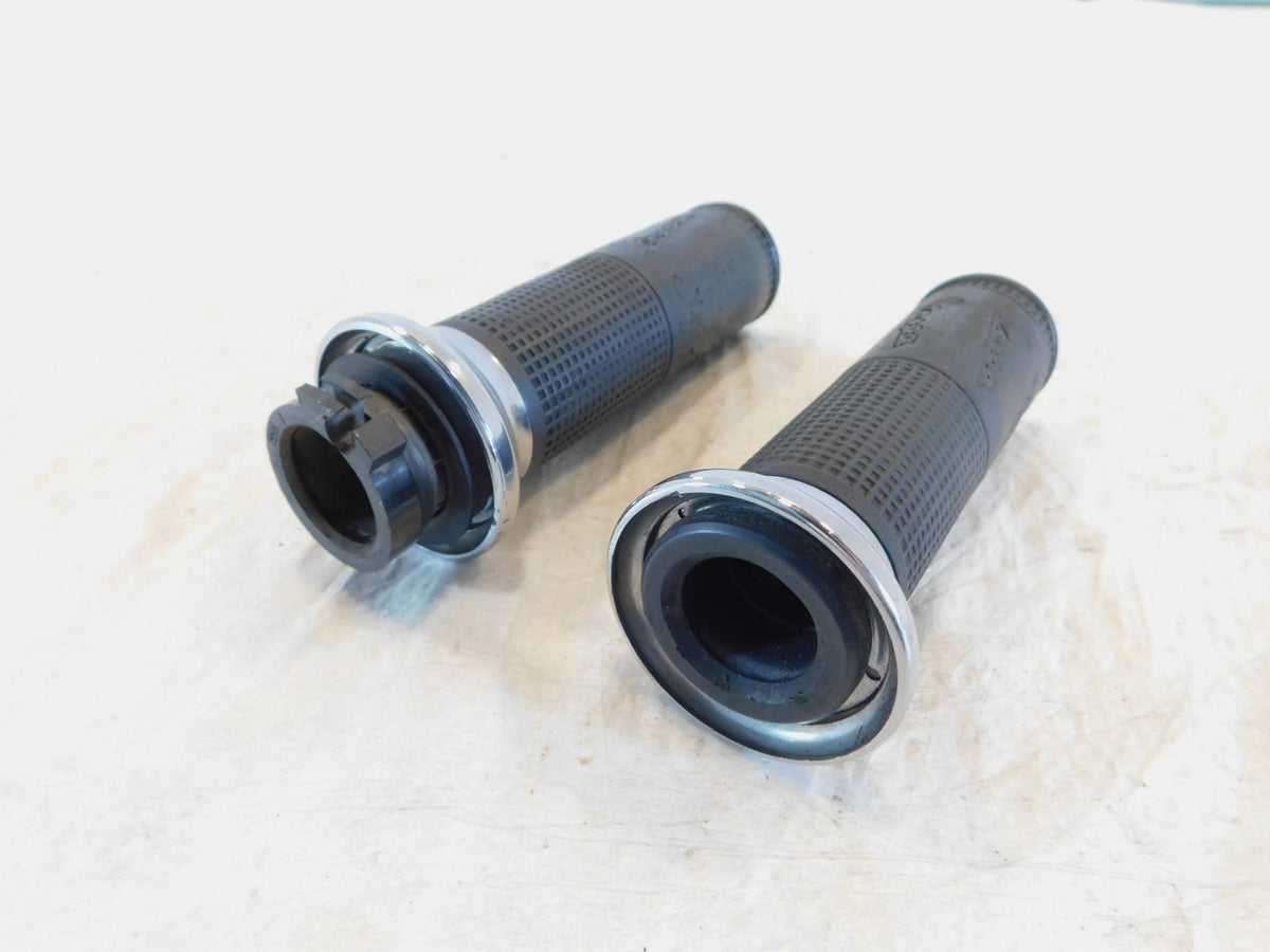 Piaggio Vespa LX S XL 50 125 250 Front Handlebar Right Left Hand Cover Grips - C3 Cycle