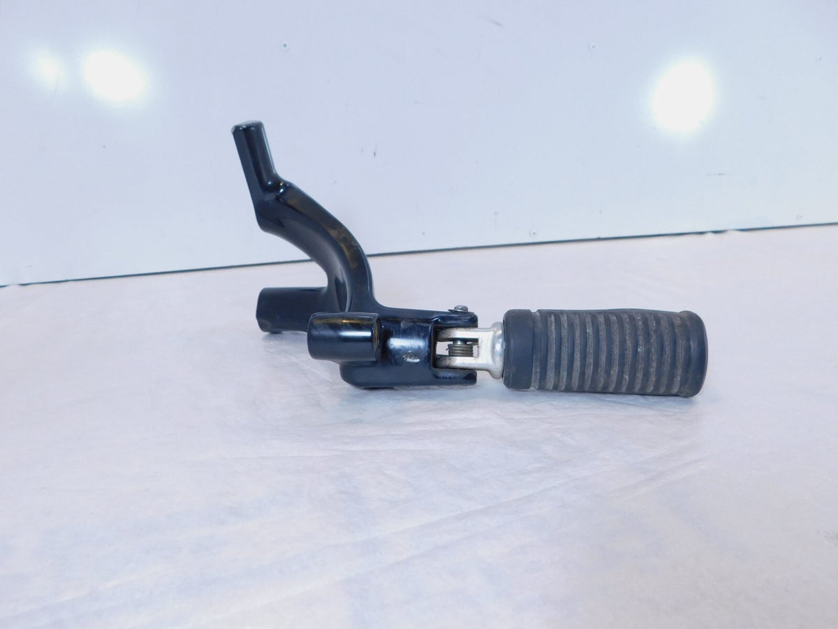 Harley Davidson Softail Fat Bob & Breakout Front Left Footpeg Footrest Bracket - C3 Cycle