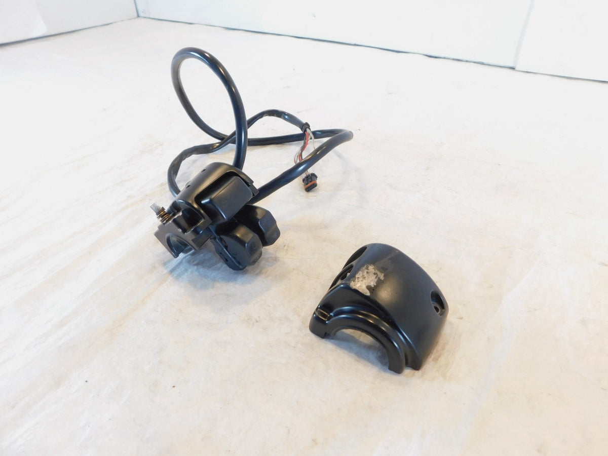 Harley Davidson Dyna Street Bob Fat Bob Right Handlebar Horn Turn Signal Switch - C3 Cycle