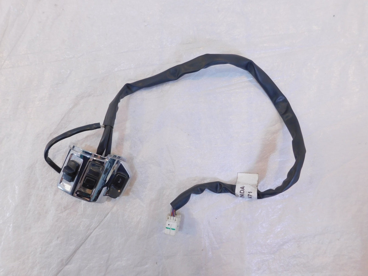 2014-2025 Vespa Primavera & Sprint 50 Chrome Left Handlebar Turn Signal Switch - C3 Cycle