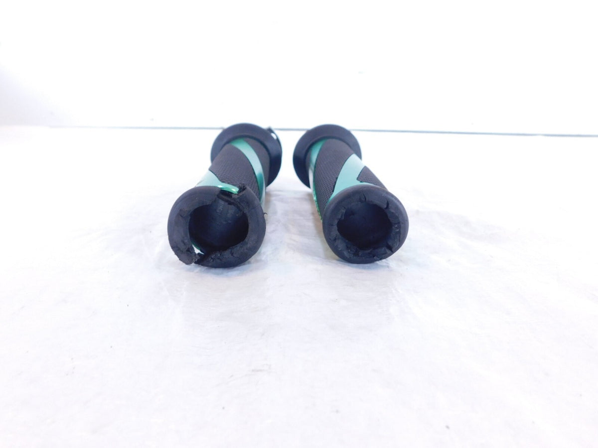 Kawasaki Ninja ZX6R ZX636 ZX10R ZX14R 650R Z900 Versys Handlebar Throttle Grips - C3 Cycle