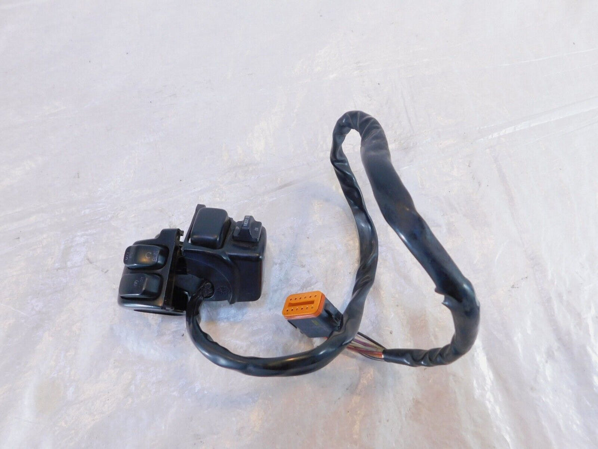 Harley Electra Glide Right Handlebar Engine Stop Start Kill Switches w/ Radio - C3 Cycle