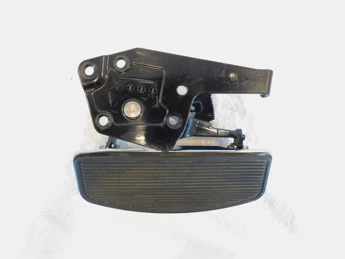 Harley Tri Glide Ultra & Freewheeler Trike Left Footboard Floorboard & Bracket - C3 Cycle