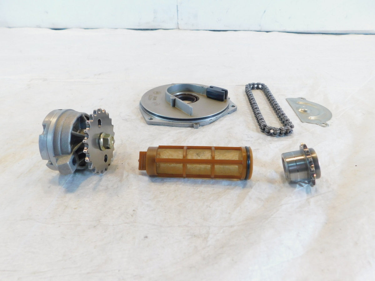 Piaggio Vespa Primavera & Sprint 50 S LX LXV Oil Pump Lot w/ Chain & Cover - C3 Cycle