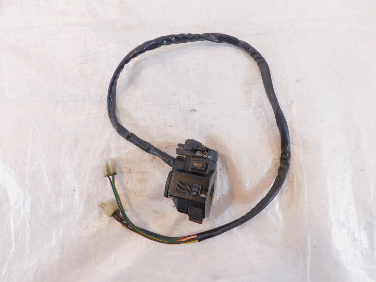1982 82 Yamaha XJ750 Maxim 750 Left Handlebar Horn/Turn Signal Switch Buttons - C3 Cycle