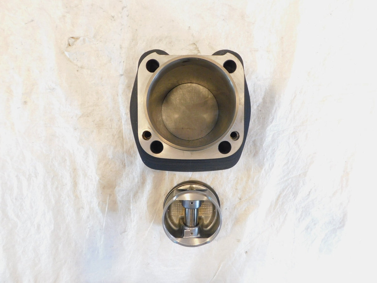 Harley Davidson Touring Dyna & Softail Twin Cam 88 Motor Piston & Black Cylinder - C3 Cycle