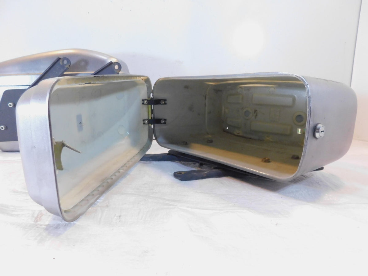 2005-08 Kawasaki Vulcan 1500 VN1500 Classic Rear Saddlebag Luggage Bags -No Key - C3 Cycle