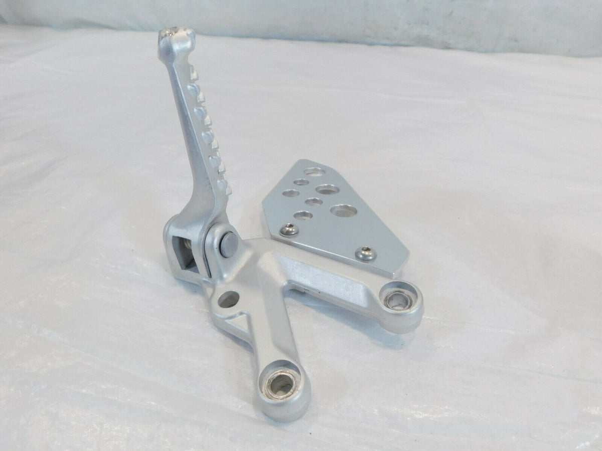 Aprilia RSV1000R RSVR & RSV 1000 Tuono Front Right Footrest Foot Peg & Mount - C3 Cycle